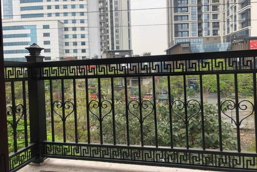 làm lan can ban công sắt ở cầu giấy