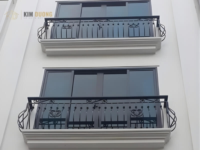 công trình lan can sắt ban công biệt thự ở long biên hà nội