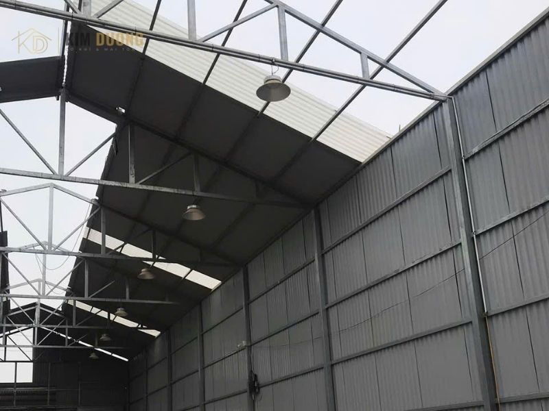 công trình mái tôn, mái nhựa lấy sáng nhà xưởng công nghiệp ở đông anh - hà nội