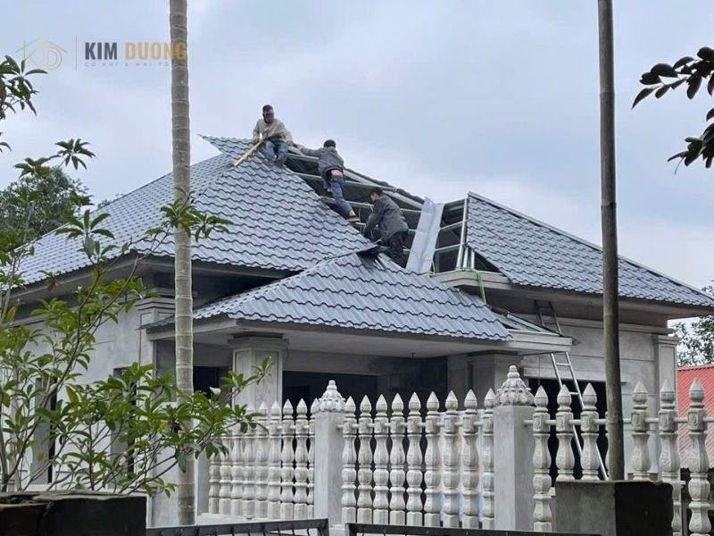 kim dương thi công lợp mái giả ngói ở ba vì - hà nội