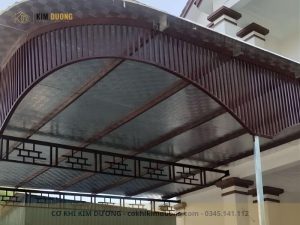 mái tôn chống nóng che sân kiểu cổ điển
