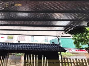 mái tôn xốp che sân trước nhà