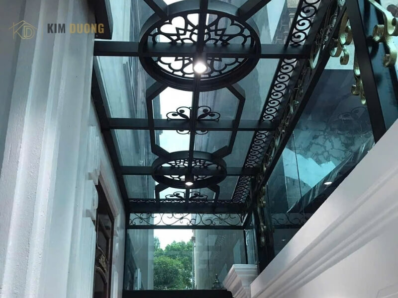 mẫu khung sắt làm mái kính đẹp do kim dương thi công