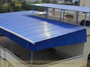 mẫu mái tôn chống nóng sân thượng màu xanh