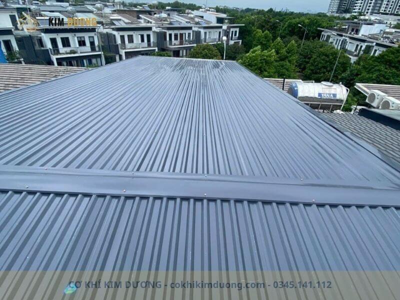 thi công mái tôn tầng thượng ở hoàng mai hà nội