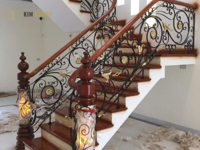 thiết kế lam can sắt tạo không gian sống sang trọng