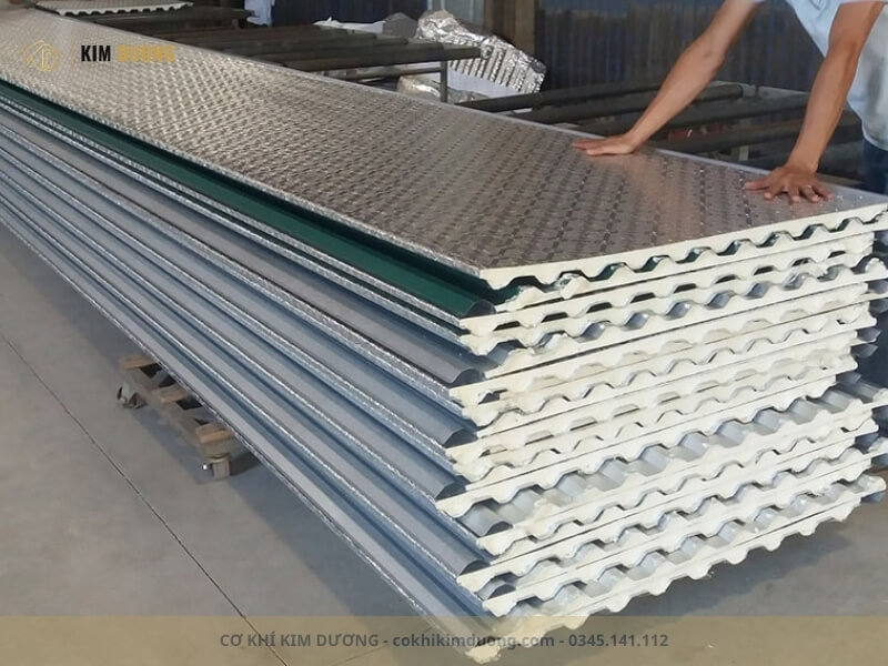 hình ảnh tôn pu cách âm cách nhiệt